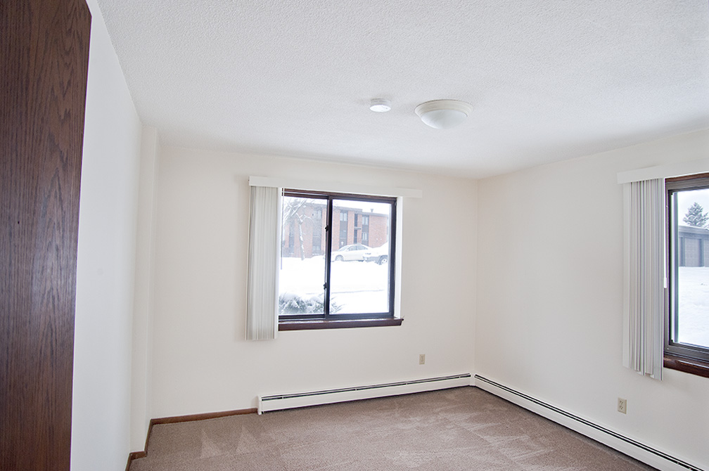 Photos Highland Village Apartments Duluth, MN